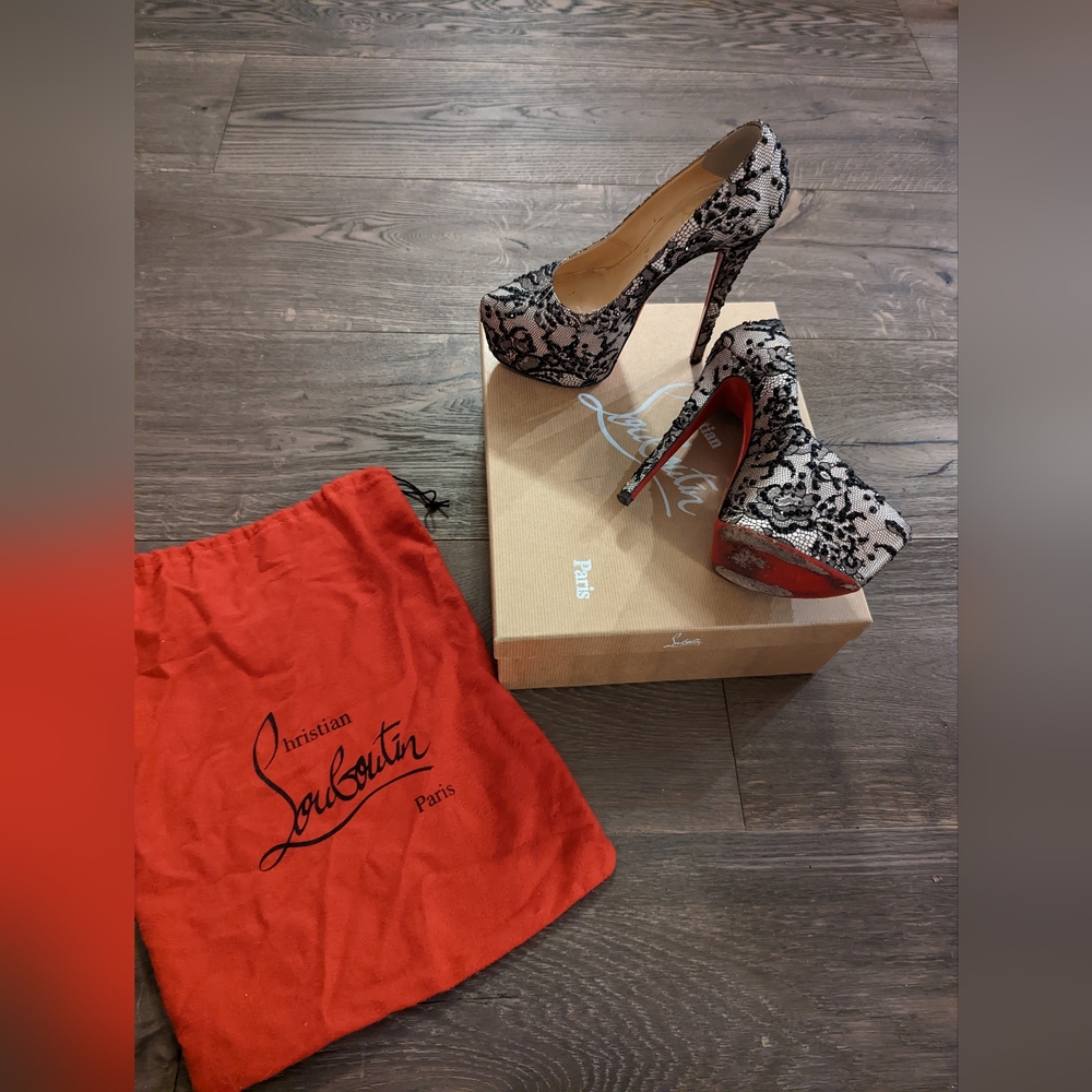 Christian Louboutin Daffodile "Stardust"